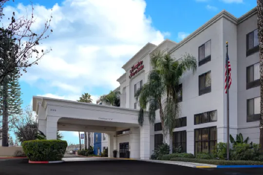 Hampton Inn & Suites Tulare