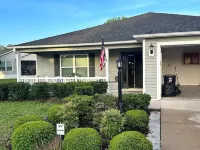 Rare find in Historic Orange Blossom 3/2 with golf cart Hotels in Lady Lake