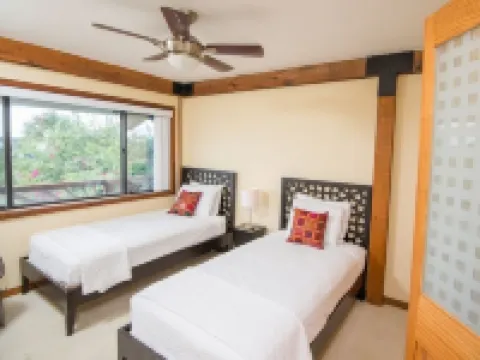 Beach Front/Heated Pool/Spa. Ocean Views, Umbrella+Lounger for Beach, Balconies 克雷森特海灘酒店