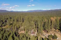 Log Cabin Getaway: WIFI, GameRoom, Firepit, pets OK!