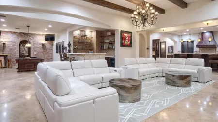 Scottsdale's Only Lazy River Retreat—Where Luxury Unwinds Отели рядом с достопримечательностью «Mountain Shadows Resort Scottsdale»