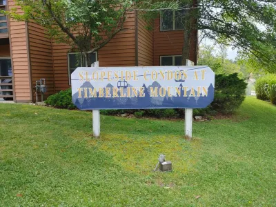 Walk to Dolly Sods, Enjoy Mountain Views + Gas Fireplace & Jacuzzi Tub! 3rd Fl. Отели в г. 