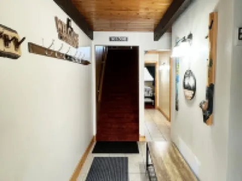 3 Bedroom Plus Loft, 2 Full Baths, 1 Minute to Story Land, 10 mins to Slopes! Hotels in Glen