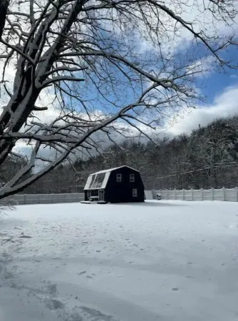 Renovated 4 BR 3 BA Barn; 30 mins to Hudson, 15 mins to the Berkshires!