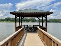 Camm's Lakeside Retreat (Close to Charlotte), Family-Friendly, Boat Available