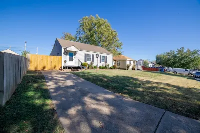 Charming Midtown Tulsa Home Steps From Expo Square. 鄰近Tandy School of Computer Science的酒店