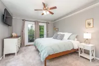 Spacious Mountain Cabin w/Beautiful View!! 3 King Beds & Spa!