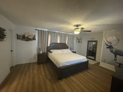 Luxury Elk palace with hot tube and pool table and playground for kids