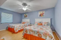 Vibrant Beachy Condo! Barefoot Landing Resort! Yacht Club Villa by the Beach!