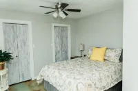 Cottage By The Lake; 40 acre farm with beautiful view of our 15 acre lake.