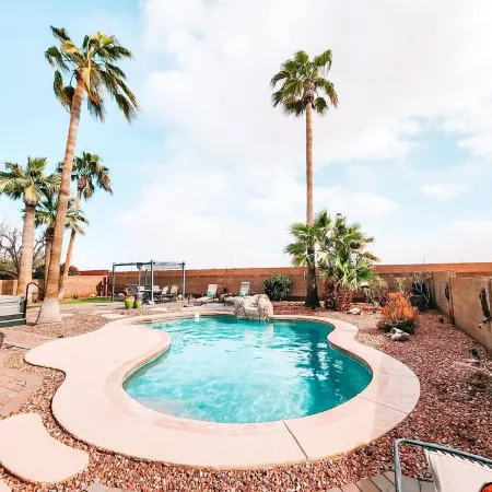 Avondale Pool Amazing Backyard Perfect for working crews and mid term stays