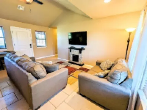 Star Valley cozy log cabin close to the Chickasaw National and Turner Falls Park Hotels in Murray County
