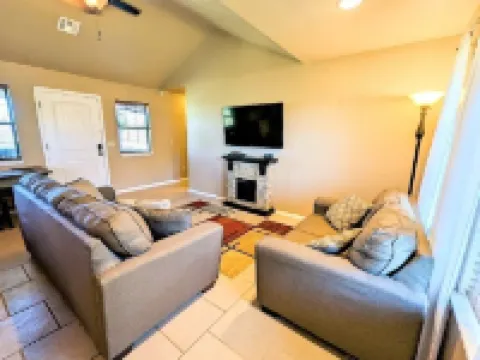 Star Valley cozy log cabin close to the Chickasaw National and Turner Falls Park