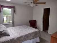 Charming suite in Marion IN,  right next to Indiana Wesleyan University Hotels in Marion