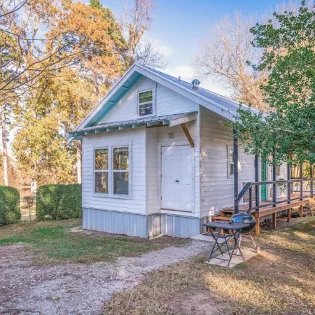 Knox Lakeside Cottage, 1 bedroom plus loft on Lake O' the Pines Отели в г. Апшур