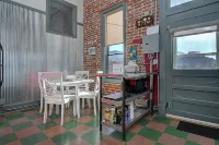 Historic comfy loft in the heart of Salida! View calendar