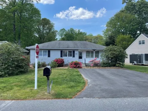 renovated cozy family cottage located in a gated family friendly community.