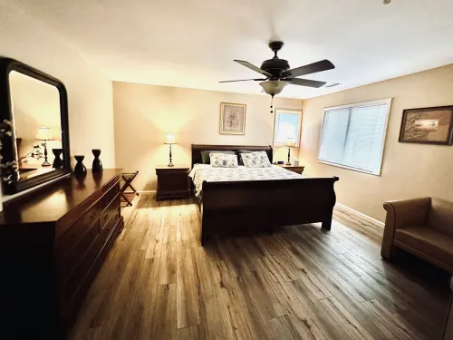 Spacious & Modern with Workspace - A+ Location!!!