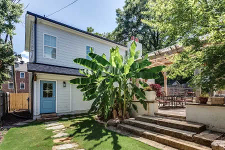 Village View- walkable to NC State & Cameron Village -Pet Friendly