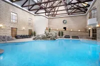 Delta Hotels Tudor Park Country Club - Pool