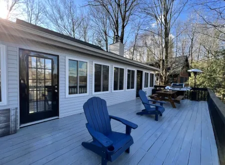 Pocono Lakefront Home - Private Dock, Kayaks & Watercraft,  Ski & Tubing Access