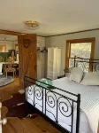 Cozy Shenandoah Cabin Mountian Escape w/  Private Hottub, Loft, & Fireplace