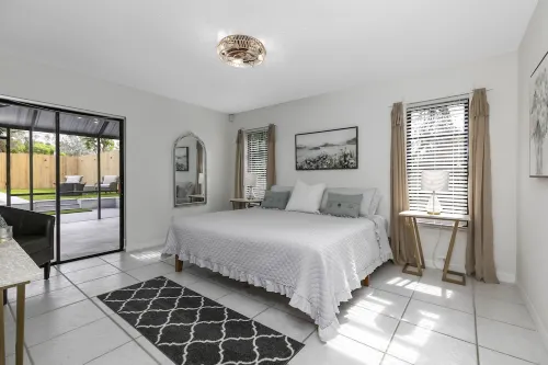 Peaceful and Spacious Pool home in Jensen Beach! RV-Boat Prkg-Fenced Yrd