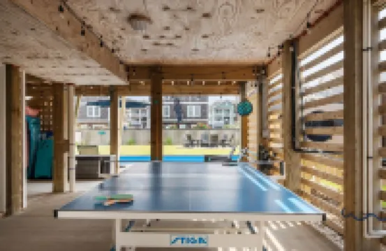 New Nags Head Remodel! Heated Pool - Hot Tub- Fire Pit. Steps to Beach. Dogs ok.