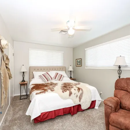 Gateway to Yosemite, Mins to UC Merced, Beautiful 3 Bedroom, 2 Bath home.