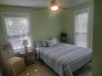 Just Renovated.  Well Stocked!  Serenity and Shelling Oasis. Walk to the Beach.