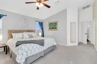 Gorgeous family home five minutes from State Farm Stadium! 블레스드 새크라멘트 카톨릭 처치 주변 호텔