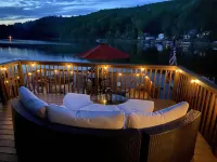 !!LAKEFRONT house with baby goats!! Hotels in Deposit