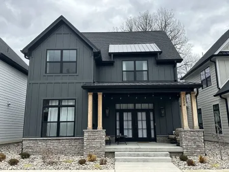 Modern New 3bd/3.5ba Close To Everything!