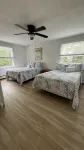 10-min walk to SK Town Beach/4 bed 2-bath home in Blackberry Hills neighborhood