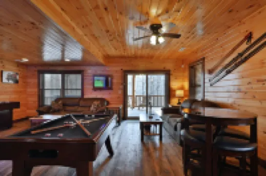 Almost Heaven Cabin at Trickle Creek in Hocking Hills