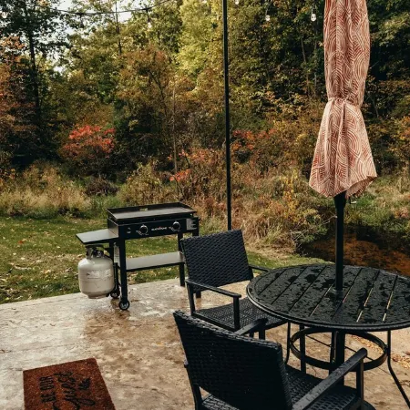Couples Retreat, Lux, Hot Tub, Private, Peaceful, Magical, Creekside, Wildlife,