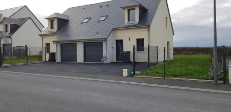 New house near the beaches of the landing Отели в г. Сен-Ком-де-Френе