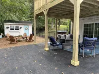 Executive 5 Bed/4 Bath, 13 Beds, Sleeps 17, by Patti's w/ Pool Table!