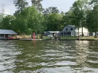 Lakefront cottage located in forested East Texas
