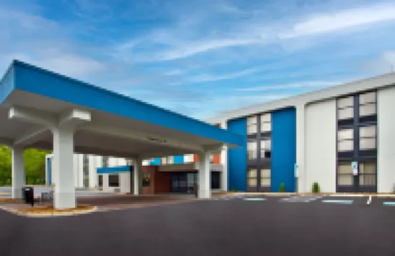 州立學院歡朋酒店