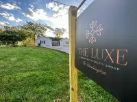 The Luxe/Hot Tub/Putt Putt/10 Miles Shaker Village Hotels in Mercer County