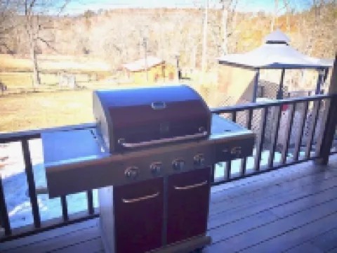 Cabin in the heart of the Ozark National Scenic Riverway!