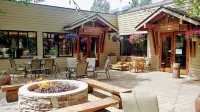 Best Location and layout at 7th Mountain 1024 SF 2 Bed/2 Bath - Pet Friendly