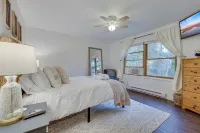 3 BED / 2 BATH HOME WITH BOAT SLIP - STEPS TO LAKE WALLENPAUPACK