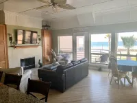 Beautiful ocean view condo on the beach w/ communal pool & hot tub
