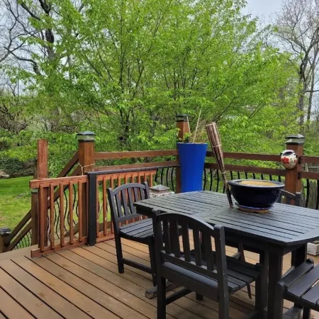 Family and small dogs friendly. Close to interstate, 15 minutes from Nashville