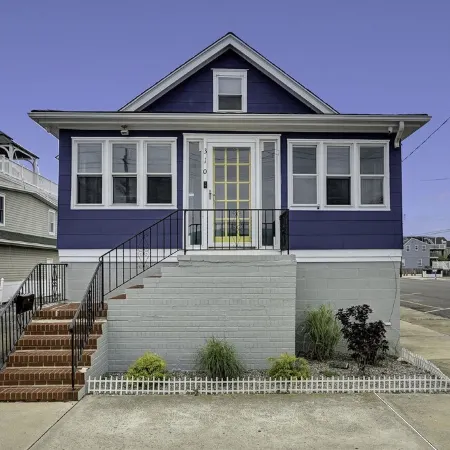 Classic Shore House in the Heart of Beach Haven