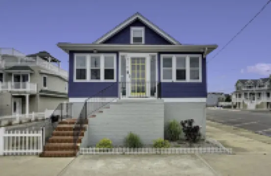 Classic Shore House in the Heart of Beach Haven