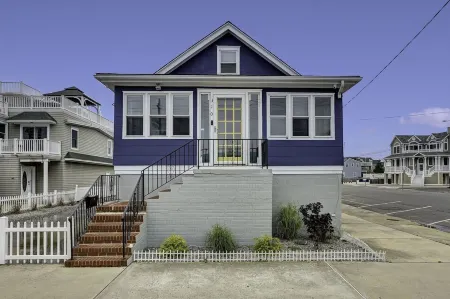 Classic Shore House in the Heart of Beach Haven