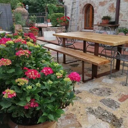 Beautiful rustic villa in Tuscany in Monteriggioni, between Siena and Florence.